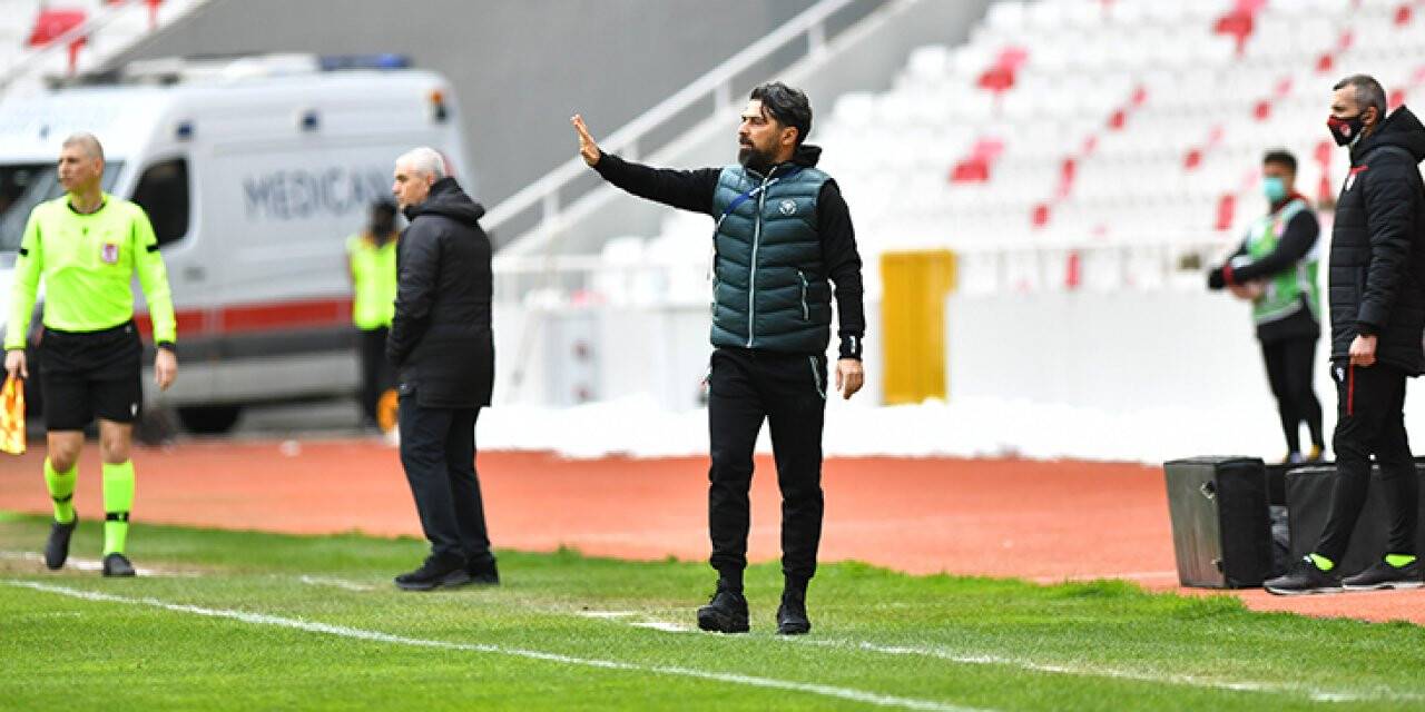 İlhan Palut: Mağlubiyet için üzgünüz