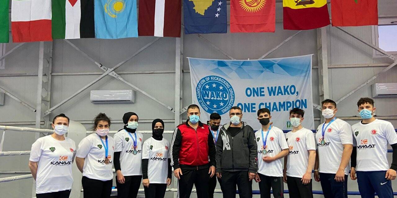 Meram Belediyespor, Kick Boks Avrupa Kupası'nda 5 madalya aldı