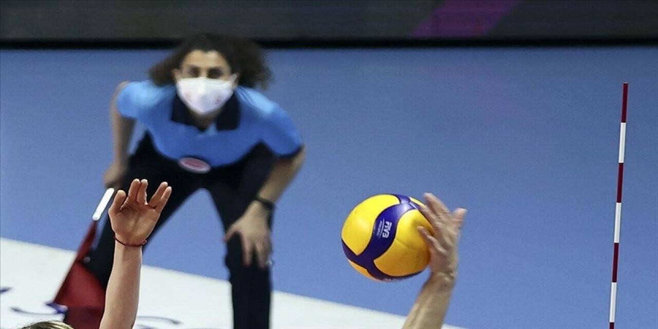Fenerbahçe Opet Kovid-19 nedeniyle VakıfBank maçına çıkmama kararı aldı