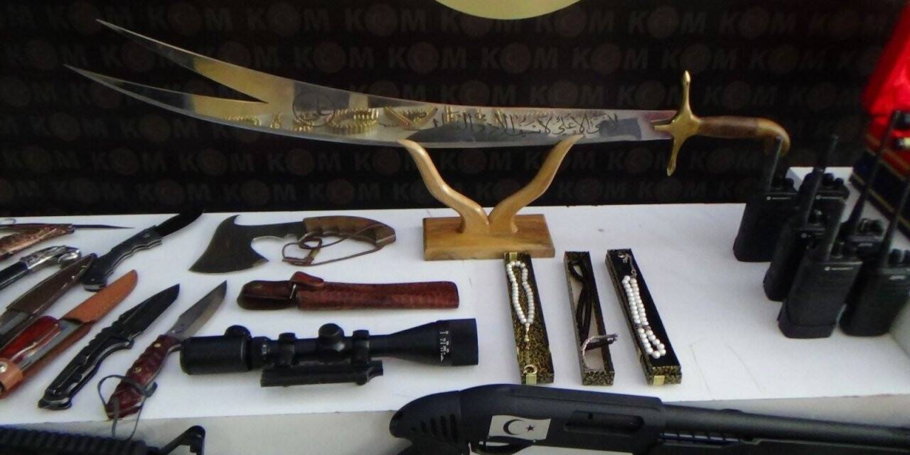 Sedat Peker grubundan ele geçirilen silahlar sergilendi