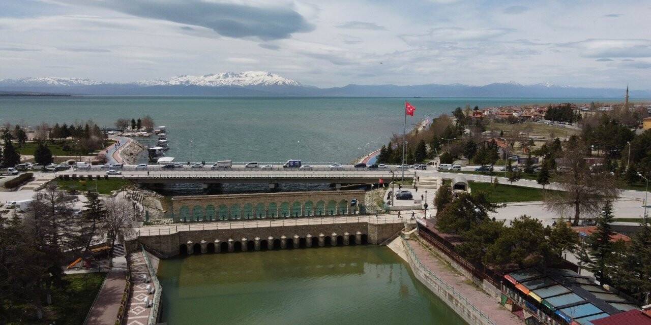 Kaymakam Özdemir: Beyşehir Gölü'nde 1122,40 kotu kırmızı çizgimizdir