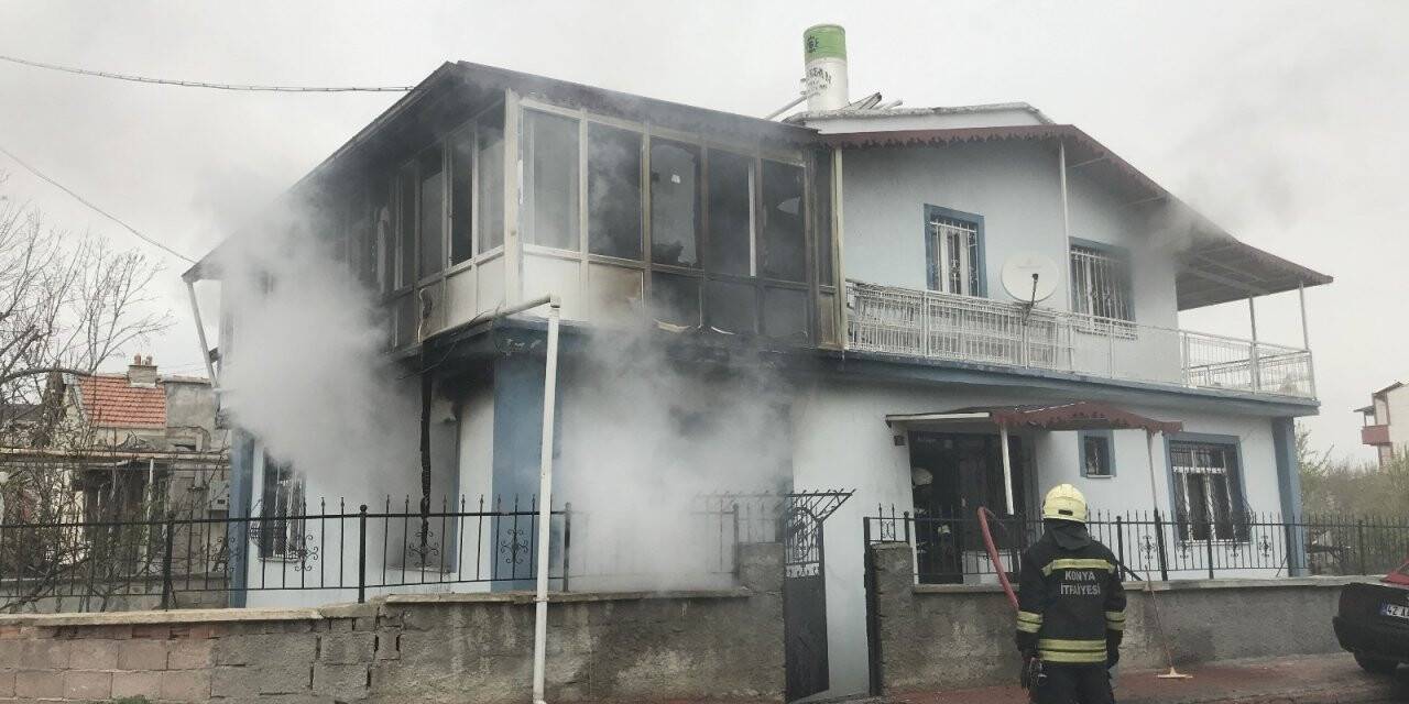 Konya'da çakmakla perdeyi tutuşturan çocuk müstakil evi yaktı