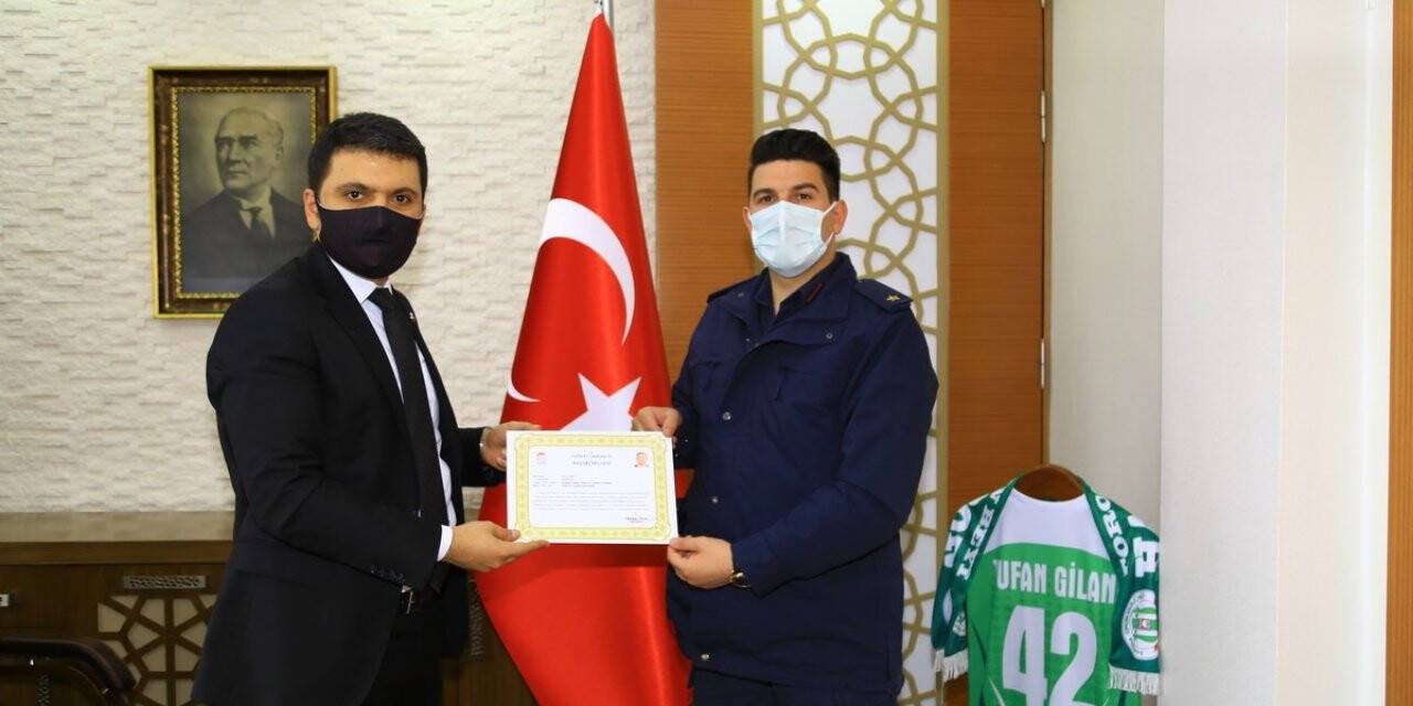 Kaymakam Gilan’dan jandarma personeline başarı belgesi