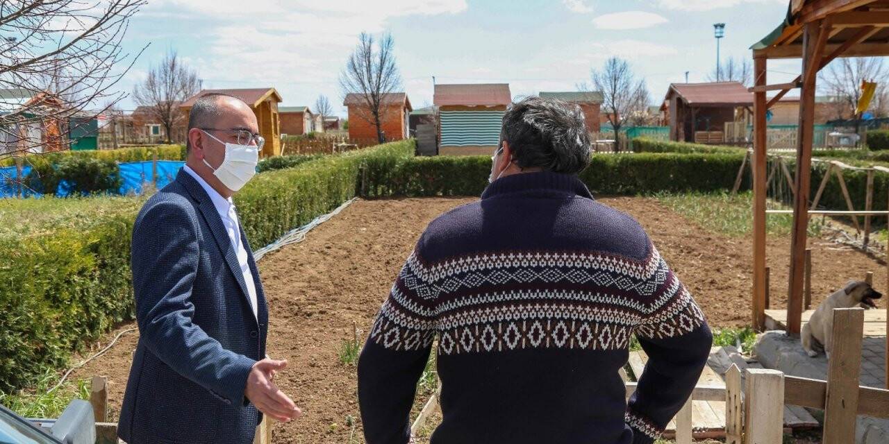 Meram Hobi Bahçeleri sakinleri ekim sezonunu açtı