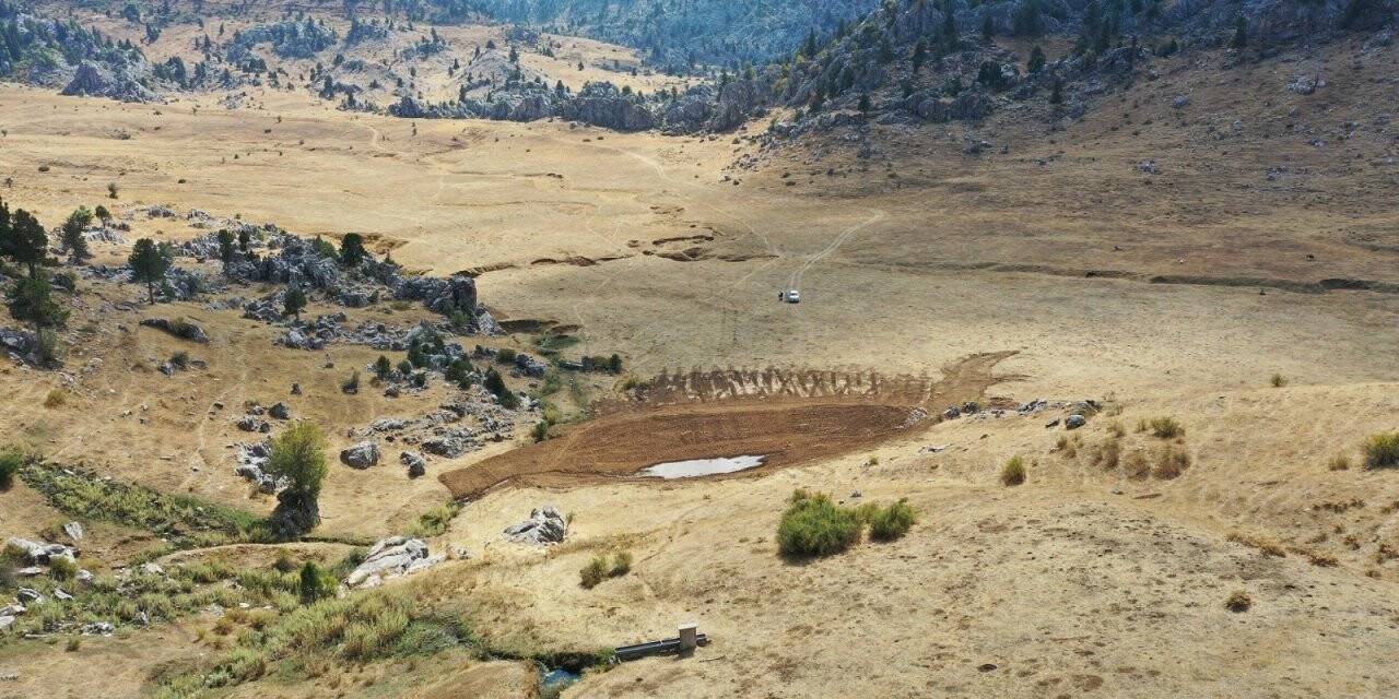 DSİ yaban hayatının su ihtiyacı için sondaj ve gölet yapımına başladı