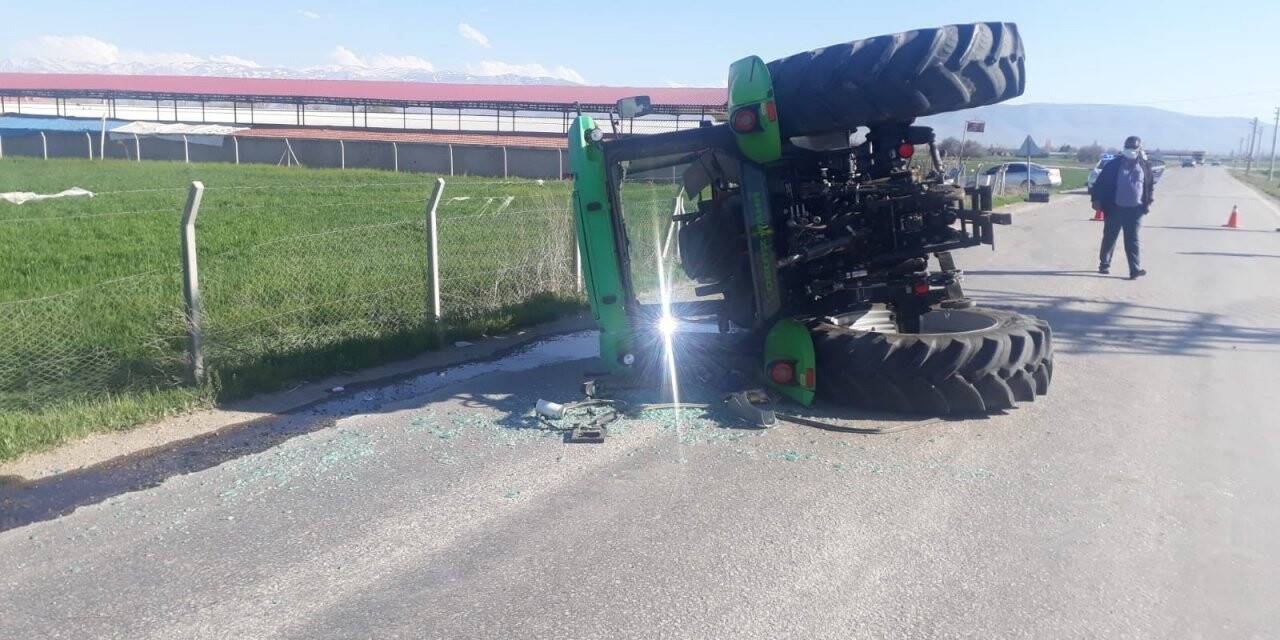 Konya'da devrilen traktörün sürücüsü yaralandı