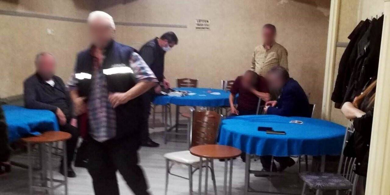 Konya'da yardımlaşma derneğinde kumar oynayan 5 kişiye 6 bin 680 lira ceza