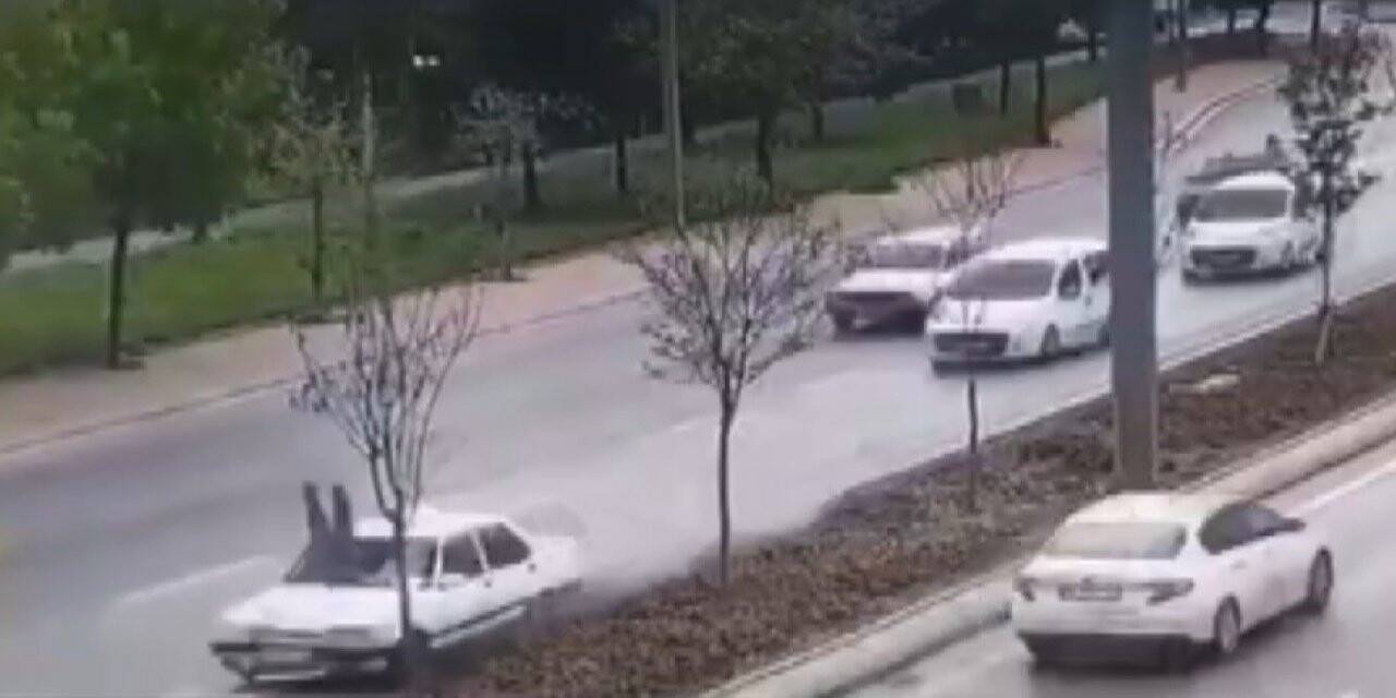 Konya'da kaza! Refüjde otomobilin çarptığı yaya hayatını kaybetti