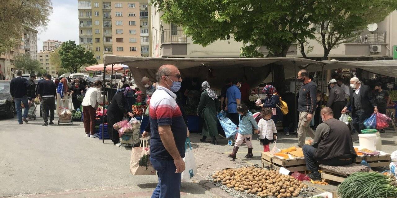 Konya’da tam kapanma öncesi semt pazarlarında yoğunluk