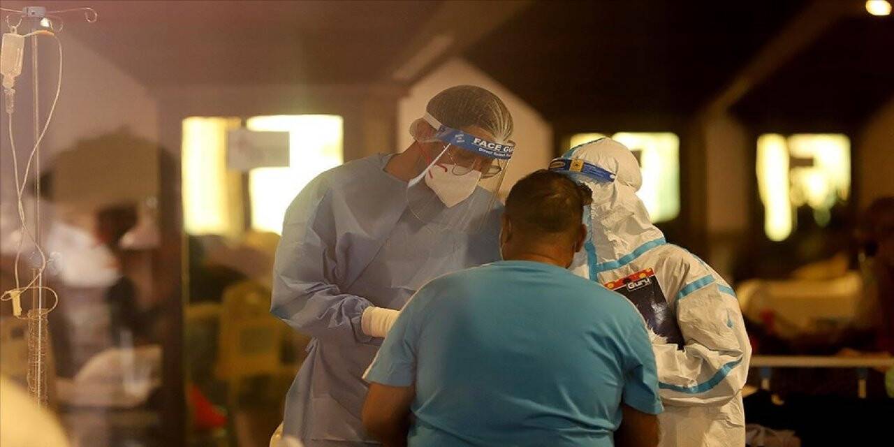 Hindistan'da günlük Kovid-19 vaka sayısı 400 bini aştı