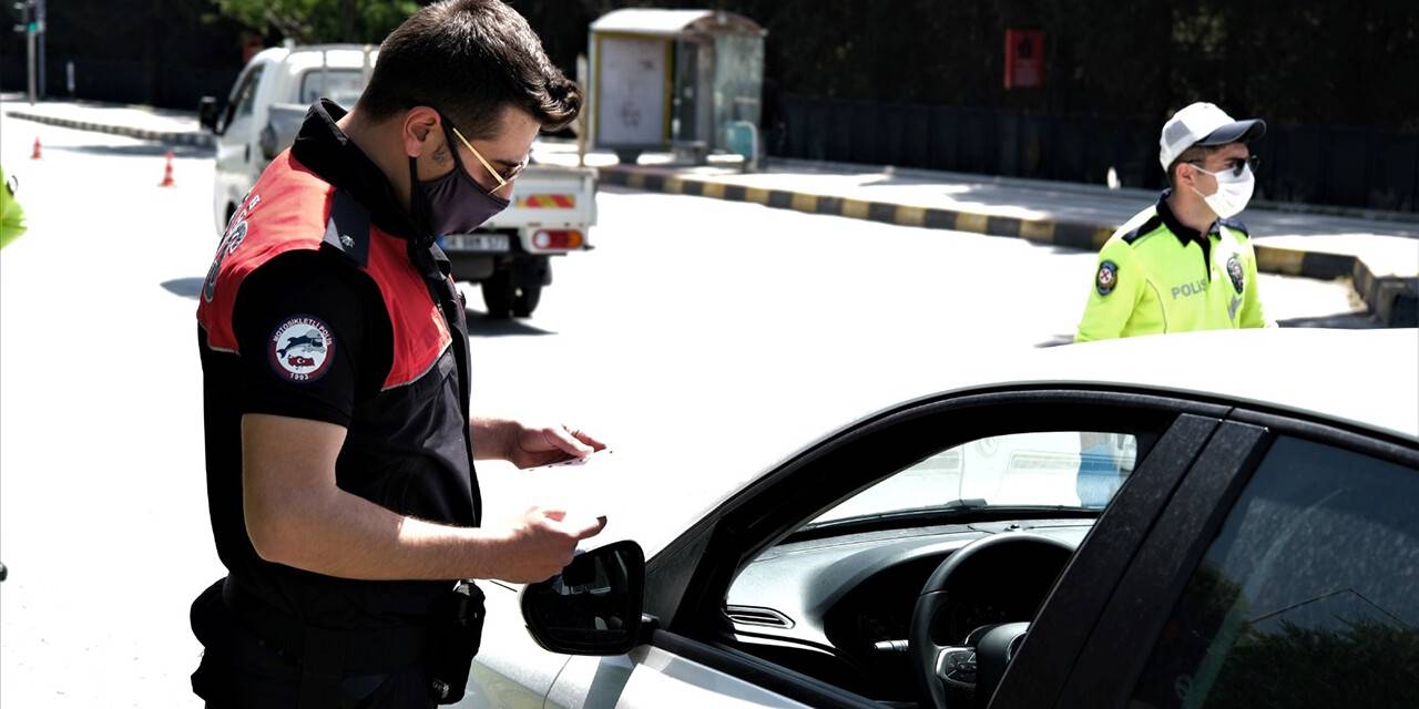 Kısıtlamaya uymayan 66 bin 161 kişiye ceza