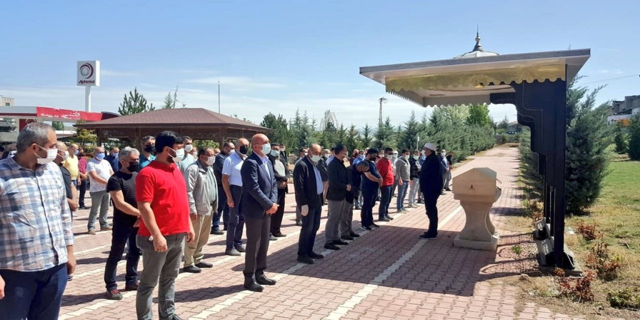 Kovid-19'dan hayatını kaybeden AK Parti Beyşehir İlçe Başkanı Karakaya, dualarla toprağa verildi