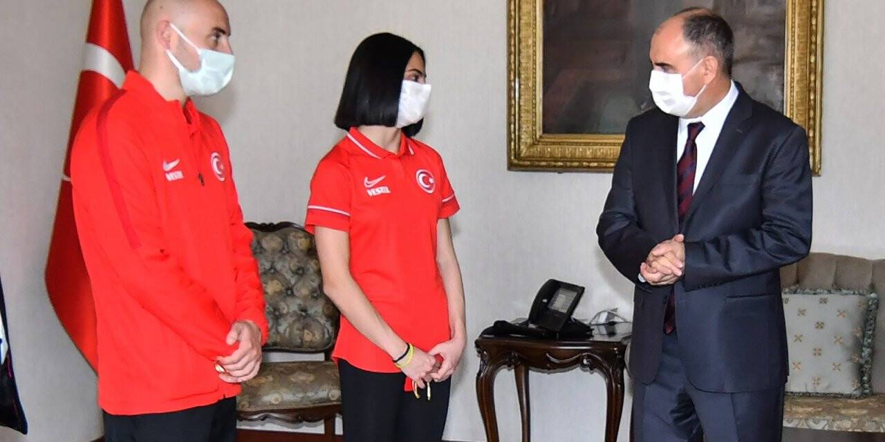 Vali Özkan, Elif Ceren Çolak'ı kabul etti