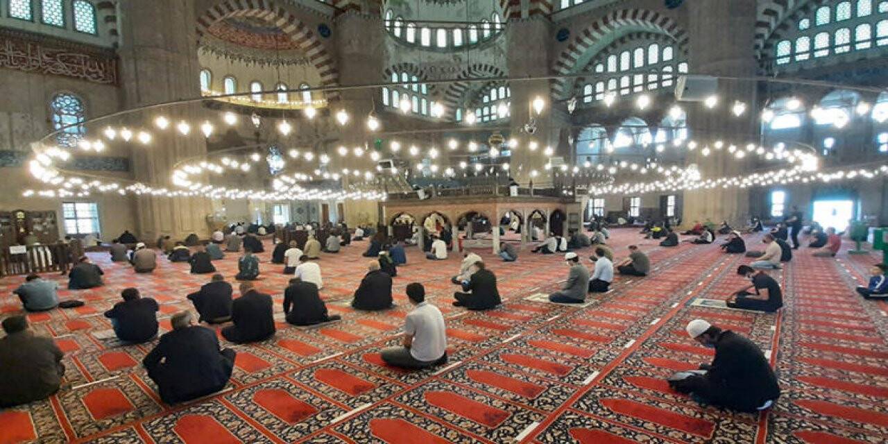 Bayram namazının saatleri belli oldu!