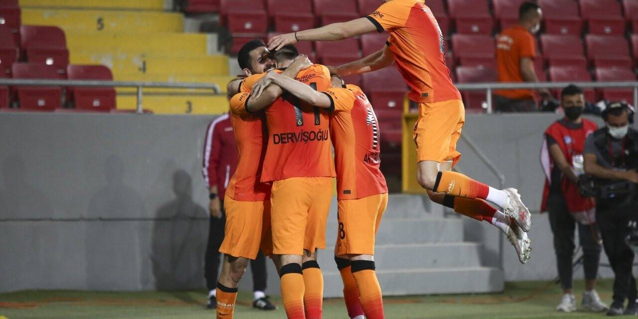 Galatasaray şampiyonluk şansını sürdürmek için sahada