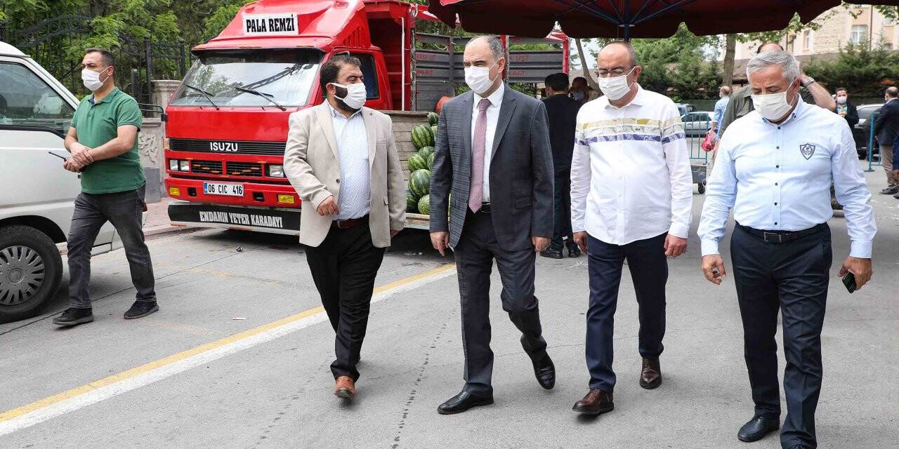 Vali Özkan pazar yerlerini denetledi