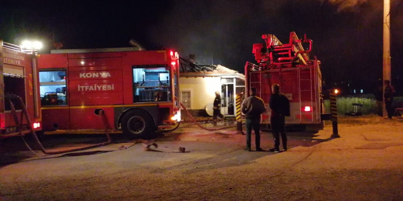 Konya'da müstakil evin çatısında yangın çıktı!