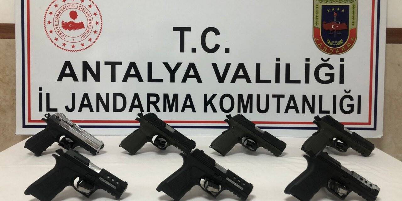 Silah kaçakçılarına suçüstü: 2 gözaltı