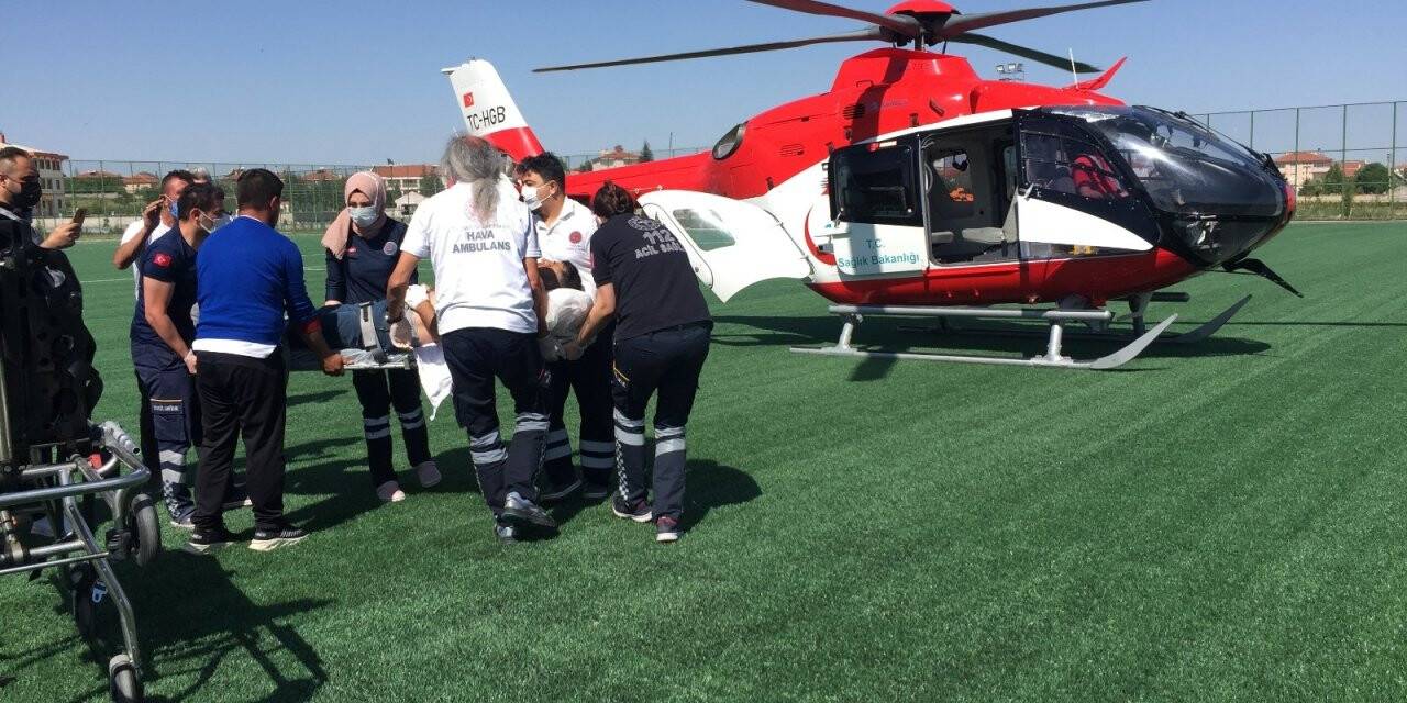 Konya'da cenaze evinde kalp krizi geçiren kişiye hava ambulansı