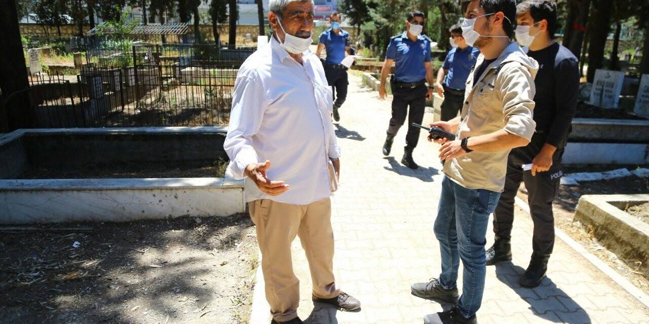 Tam kapanmada mezarlıkta 'korsan hoca' avı