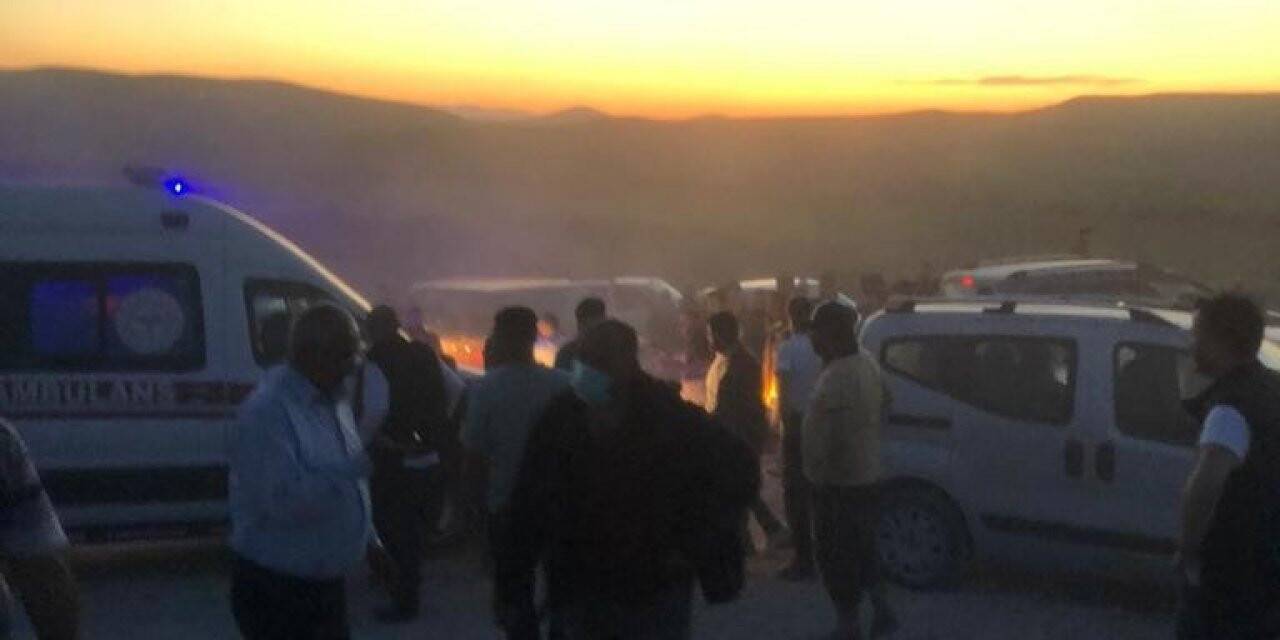 Katliam gibi kaza: 3’ü çocuk 4 ölü, 18 yaralı