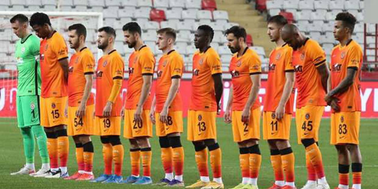 Galatasaray'da 12 futbolcu boşa çıktı!