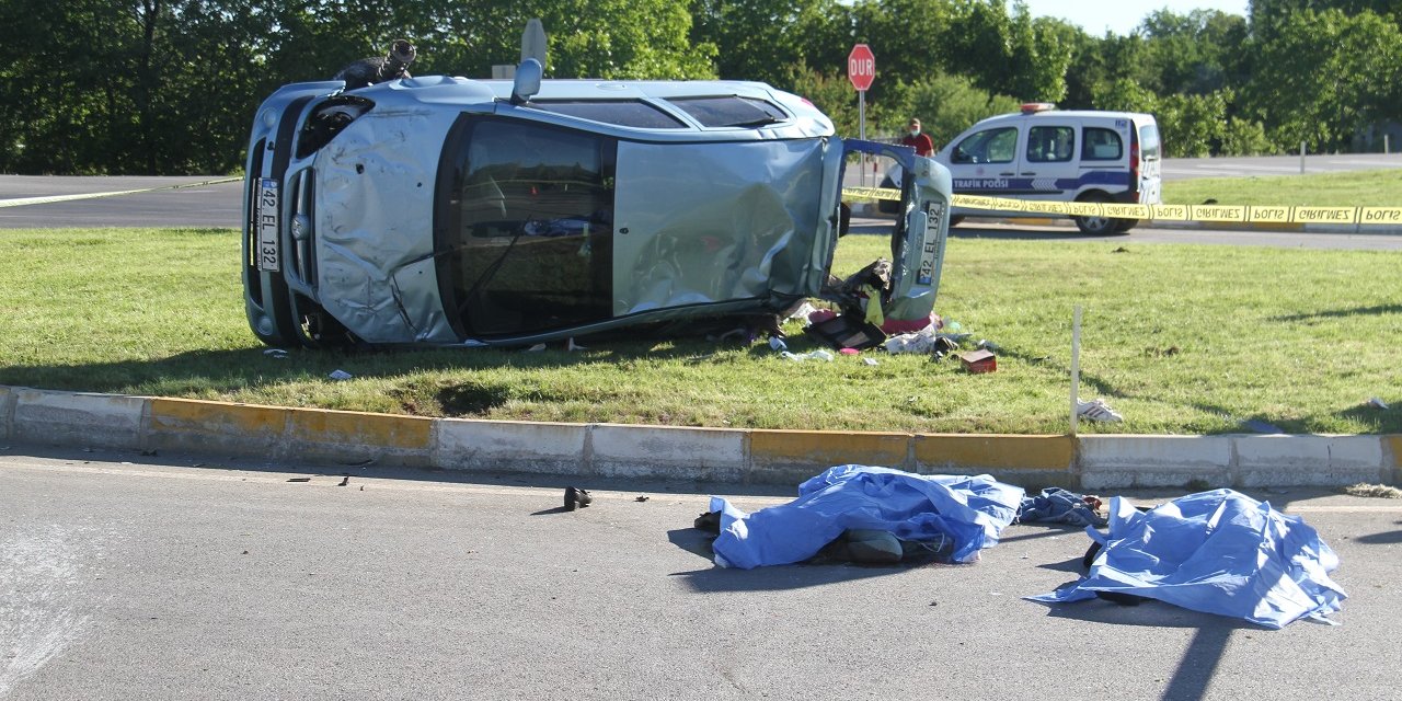 Konya'da feci kaza! Otomobil devrildi: 2 ölü, 3 yaralı