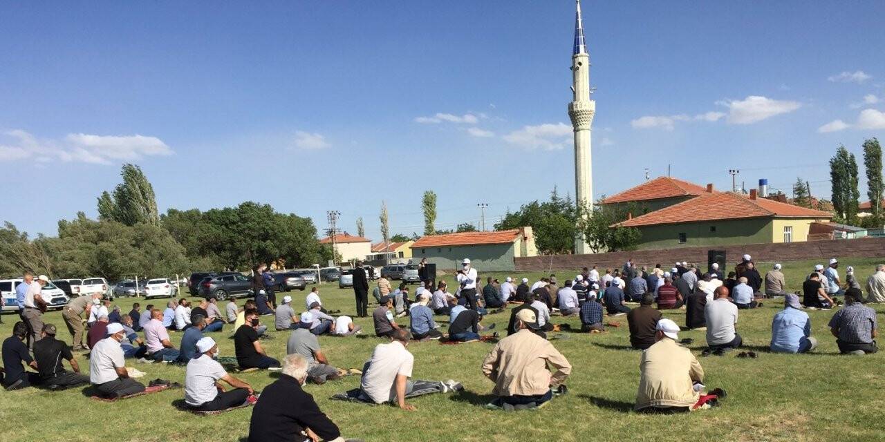 Konya’da yağmur duasına çıkıldı