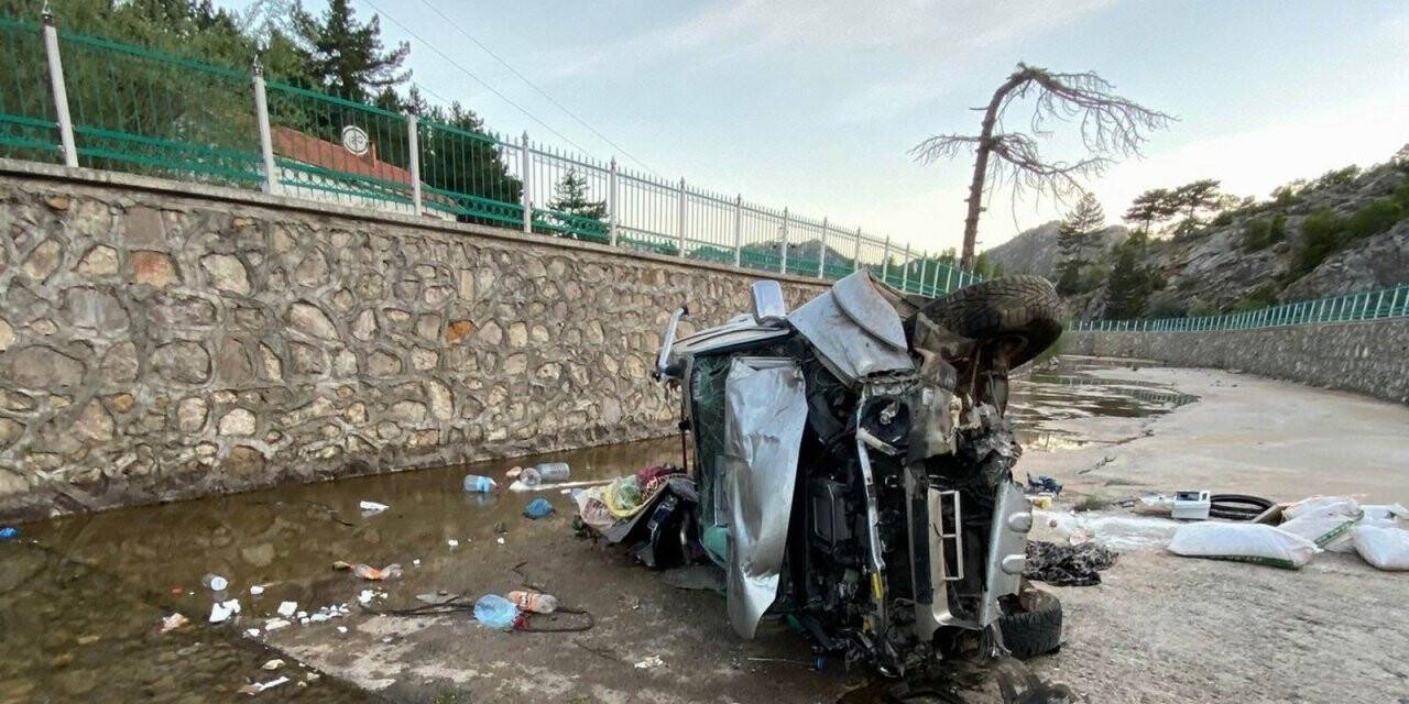 Konya'da kanala düşen kamyonetin sürücüsü yaşam mücadelesini kaybetti