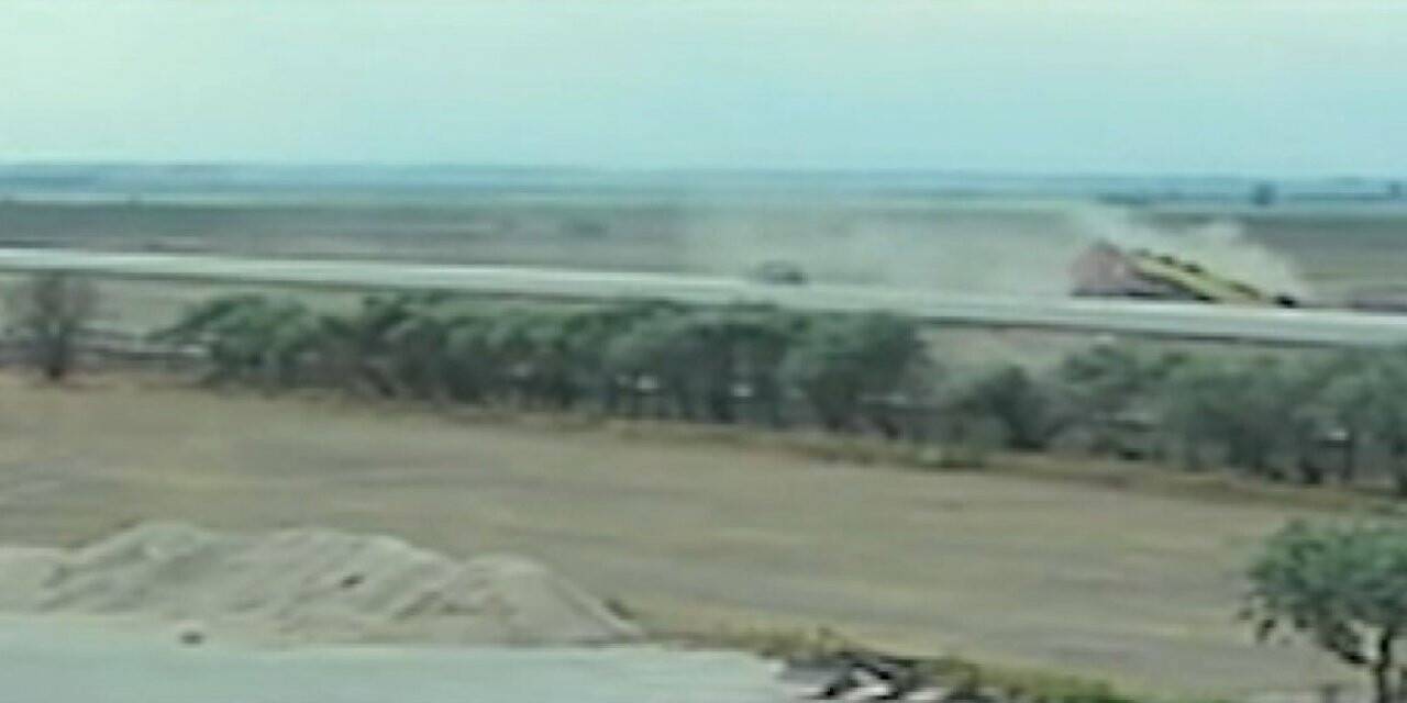 Cipin çarptığı tırın devrilme anı kamerada