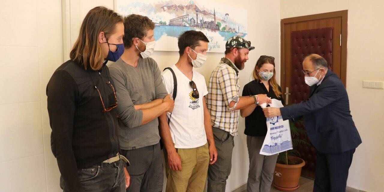 Dünya turuna çıkan bisikletçiler Beyşehir’de Ağırlandı