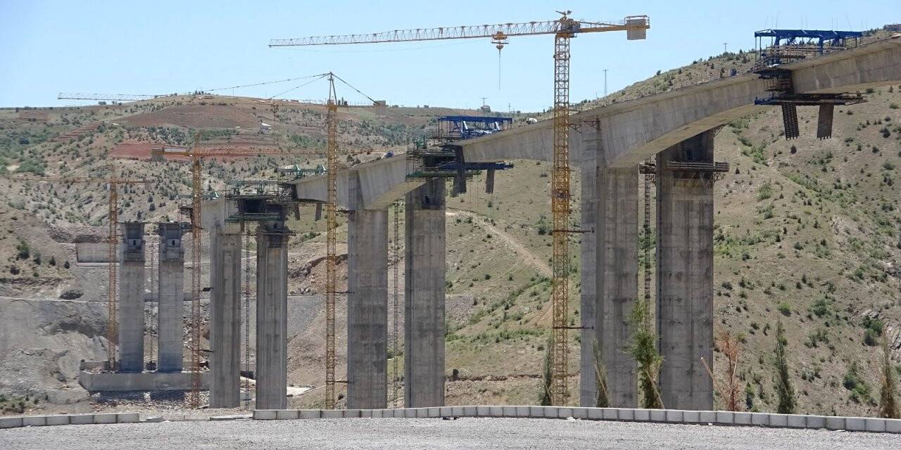 Türkiye’nin en yüksek ayaklı viyadüğü Konya Alanya arasını 2 saat 15 dakikaya indirecek