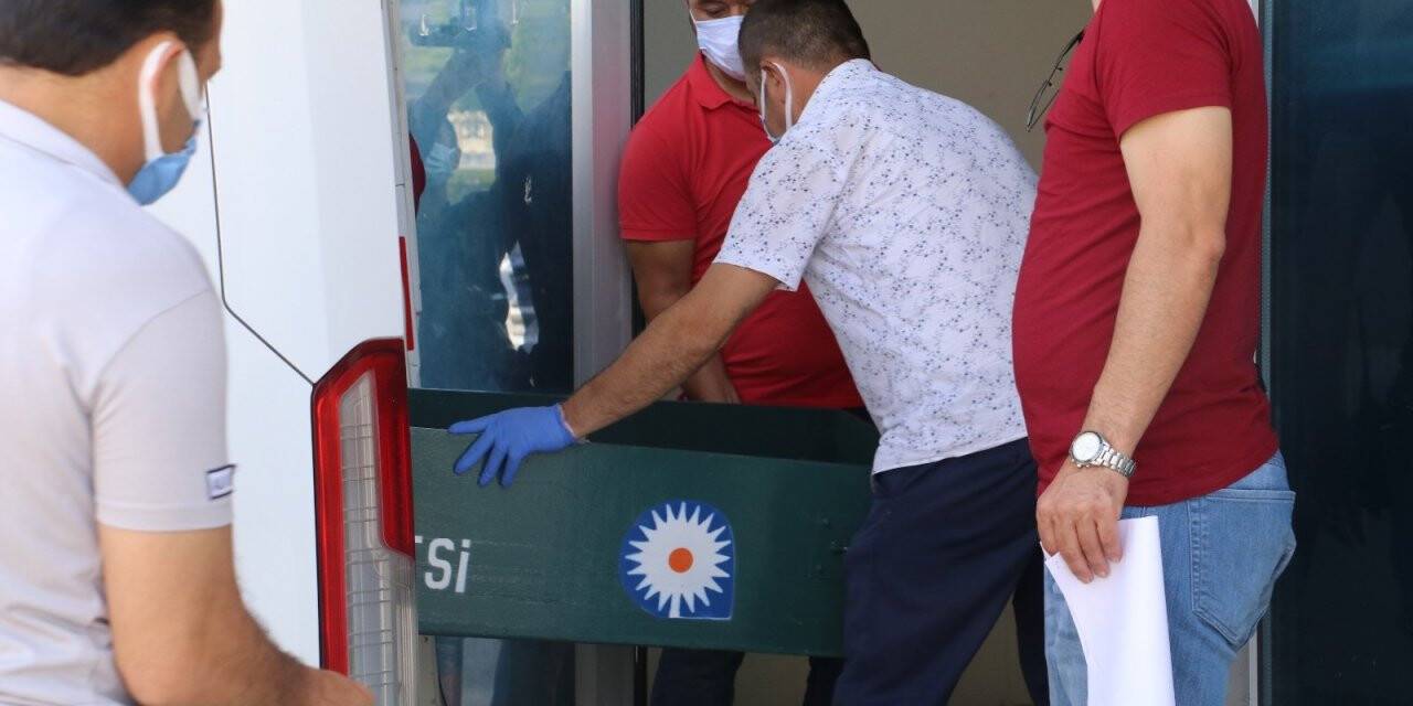 Otomobilin çarptığı genç kadın hayatını kaybetti