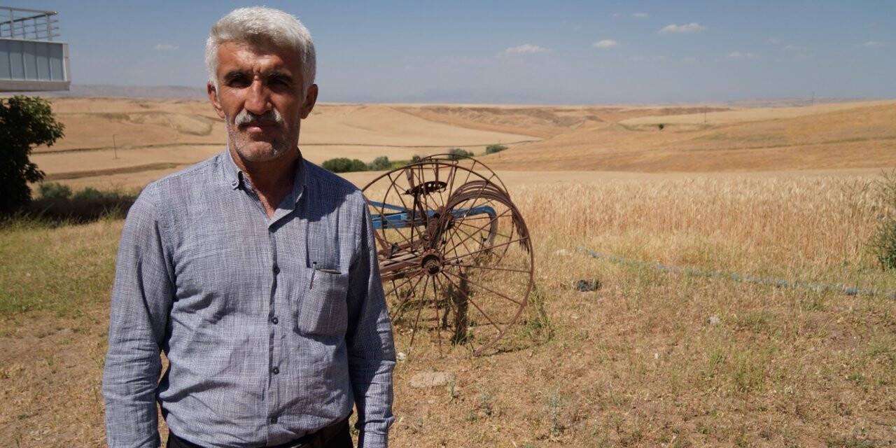 Mercimek ektikleri tarlalarında petrol fışkırdı