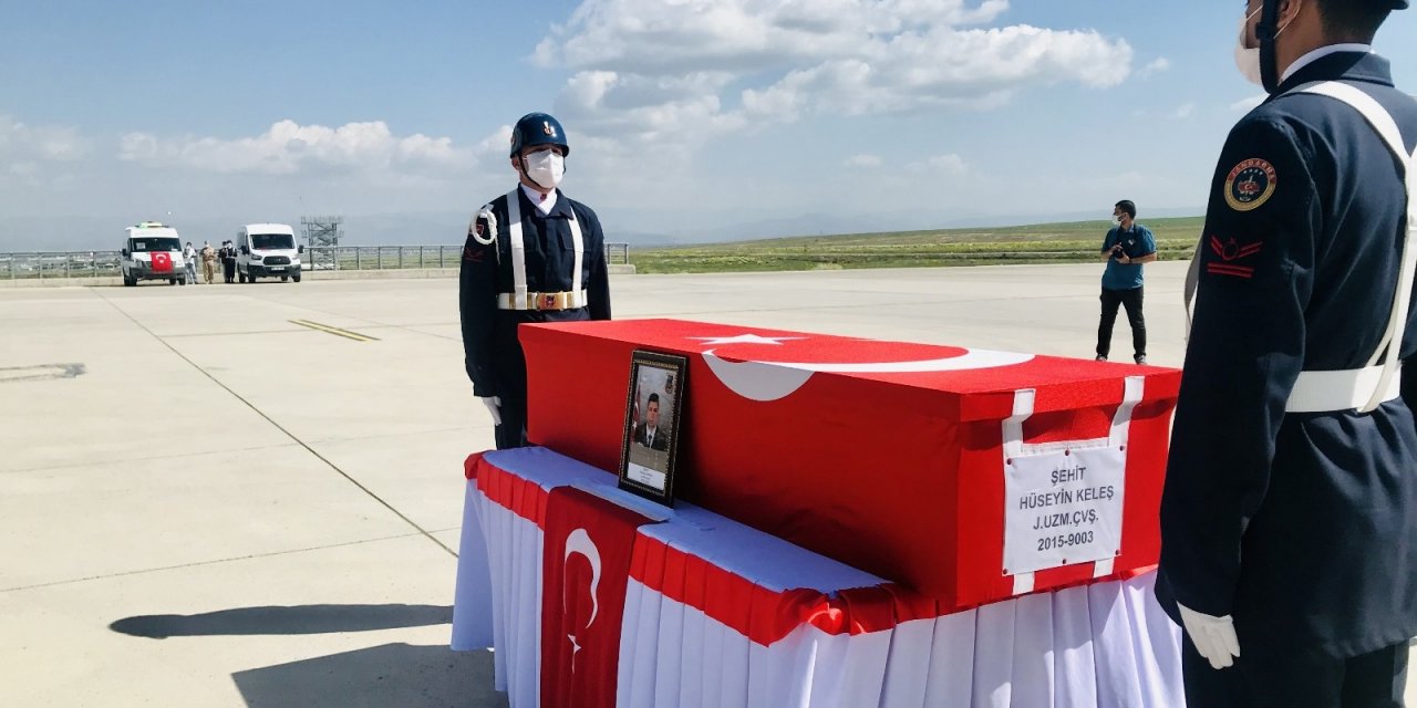 Eren-15 Operasyonunda şehit olan Jandarma Uzman Çavuş Hüseyin Keleş'in  cenazesi Ankara'ya gönderildi