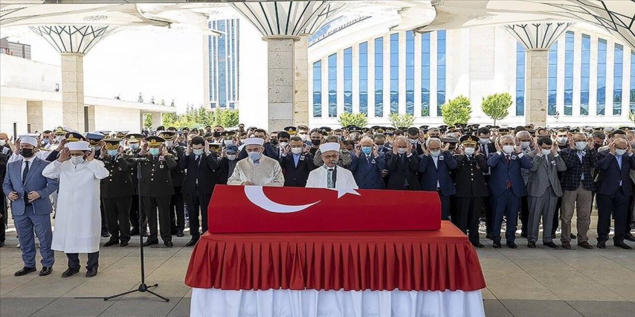 Şehit Jandarma Uzman Çavuş Hüseyin Keleş, son yolculuğuna uğurlandı