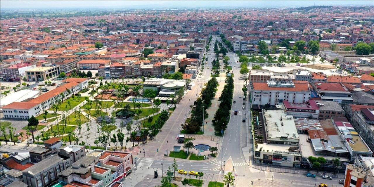 Hafta sonu kesintisiz uygulanan sokağa çıkma kısıtlaması sona erdi