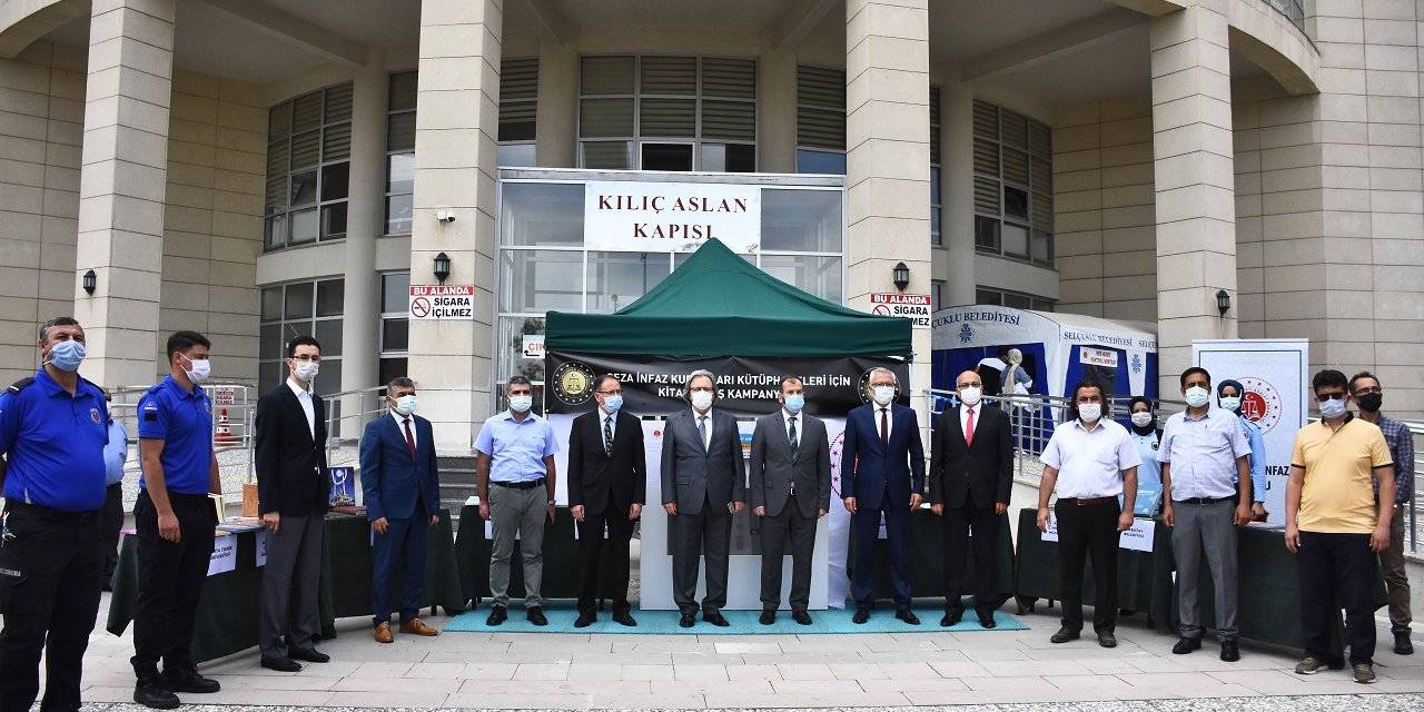Konya'da 'Cezaevine kitap bağışı' kampanyası başladı