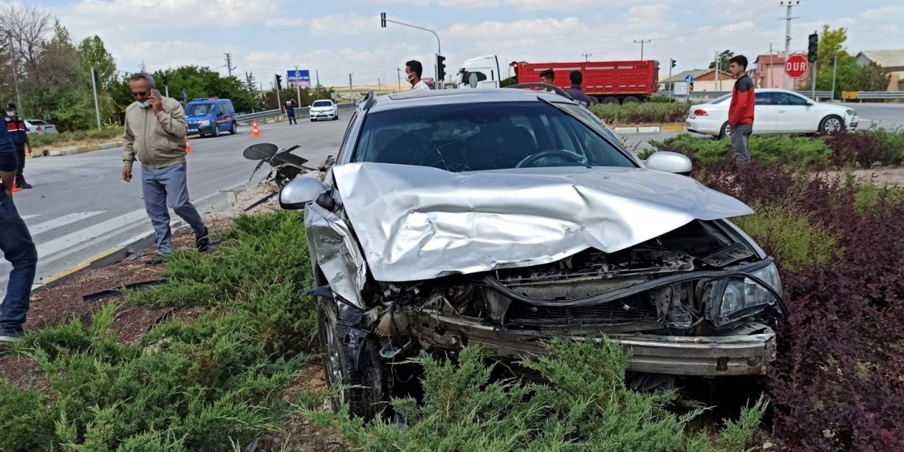 konya yolunda kaza otomobiller carpisti 3 yarali