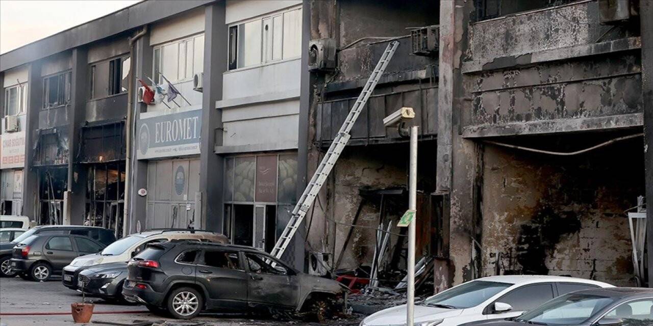 Ankara'da kimyasal madde üreten iş yerinde çıkan yangın büyük hasara neden oldu