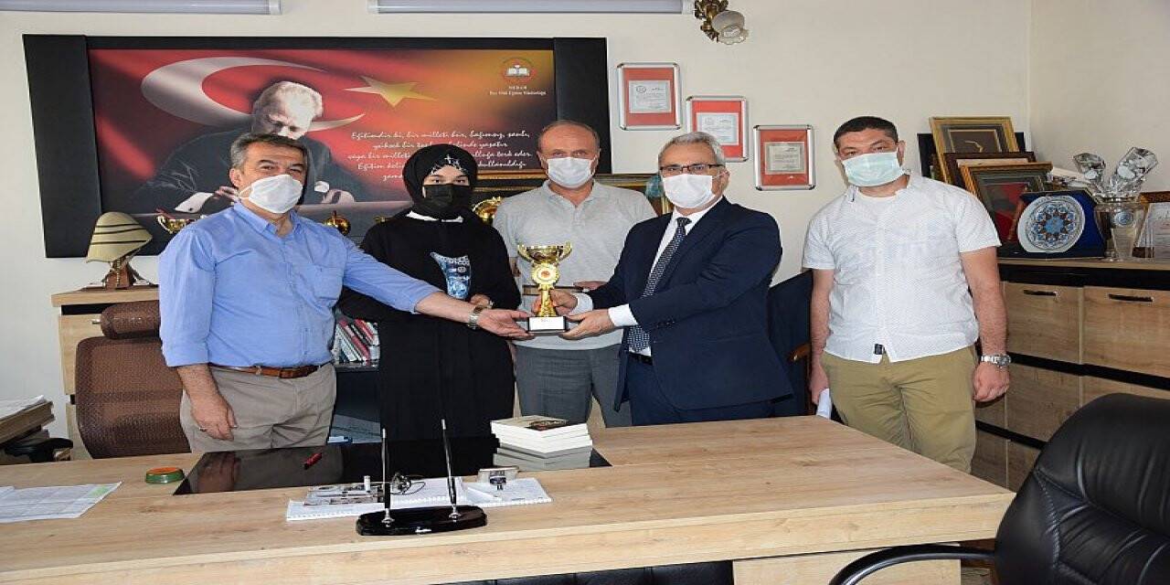 ‘İstiklal Marşı Şiir Yarışması’nın sonuçları açıklandı