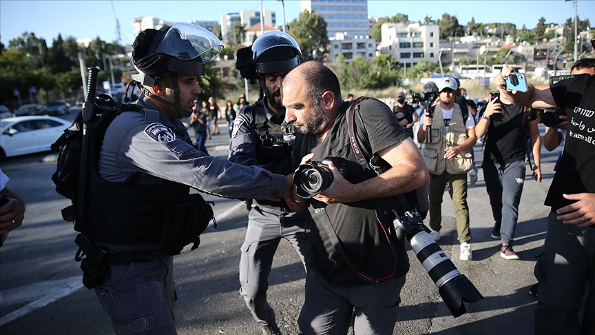 İşgalci terörist İsrail, gazetecileri susturma peşinde