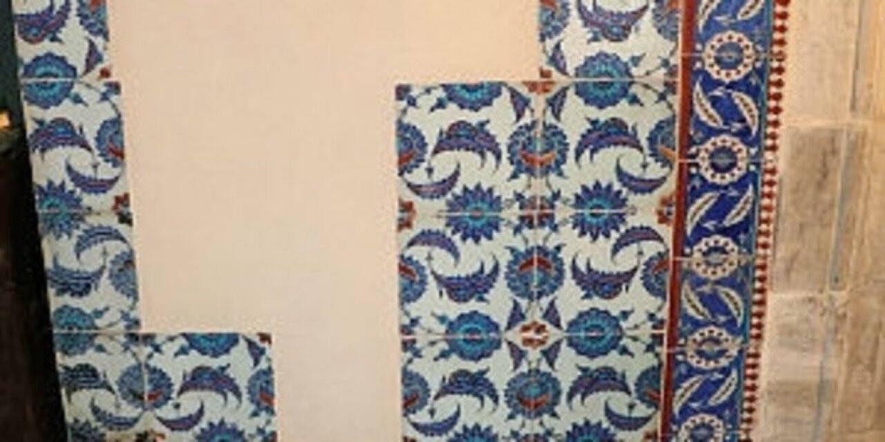 Konya'dan kaçırılan çiniler getirildi