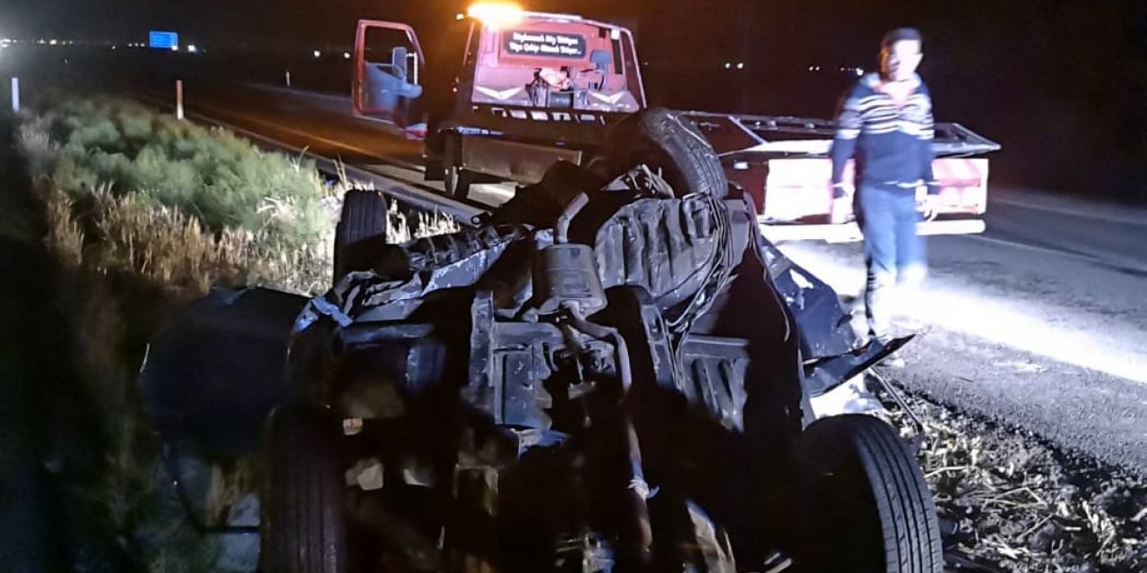 Konya'da tırın çarptığı park halindeki otomobildeki kişi ile torunu hayatını kaybetti