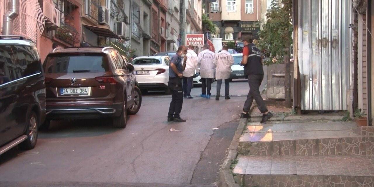 Çocuğunu parka götürmek için sokağa çıkan baba silahlı saldırıda öldü