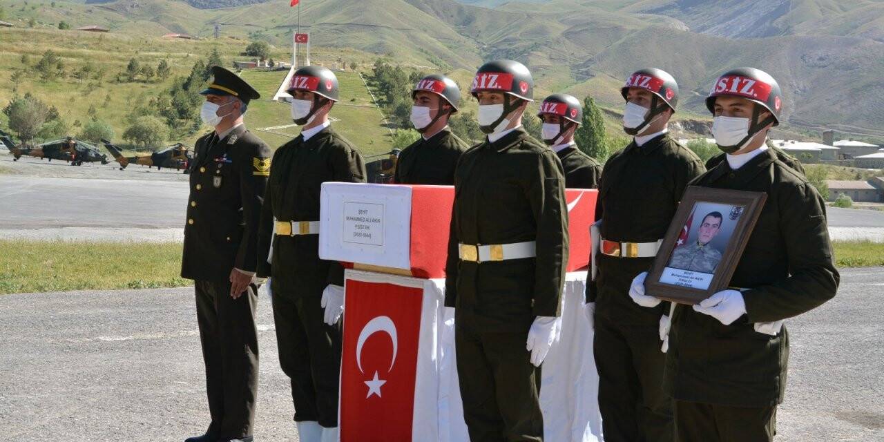 Şehit Akın için Hakkari’de tören düzenlendi