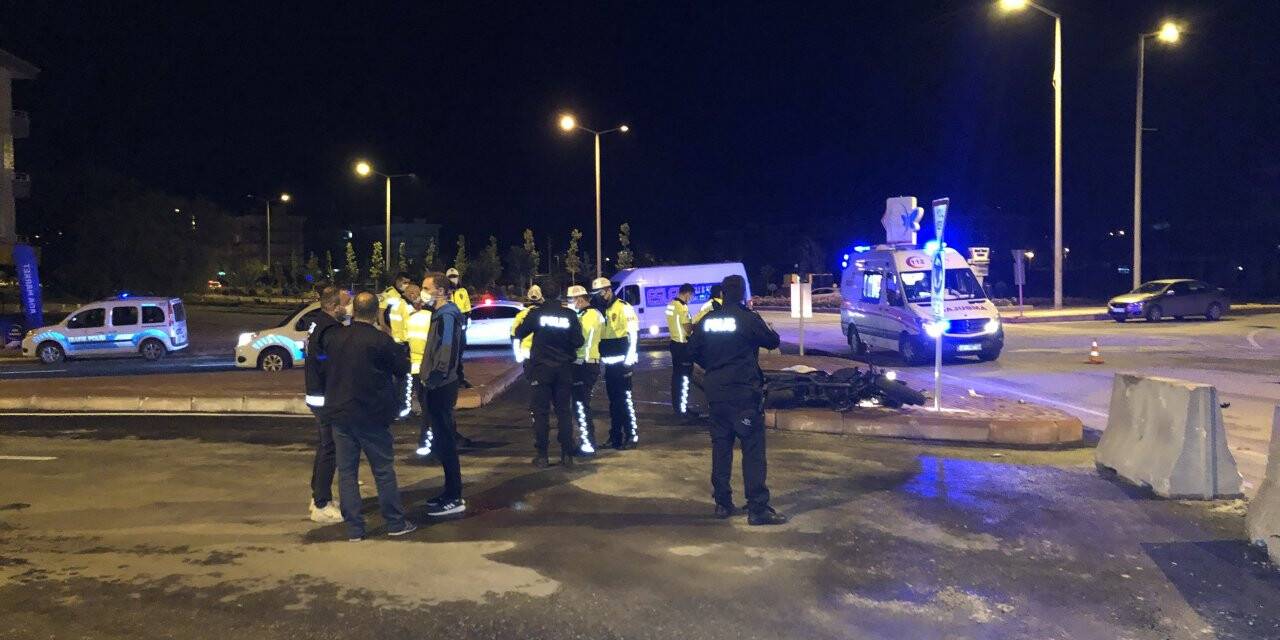 Konya'da kaldırıma çarpan motosikletin sürücüsü hayatını kaybetti
