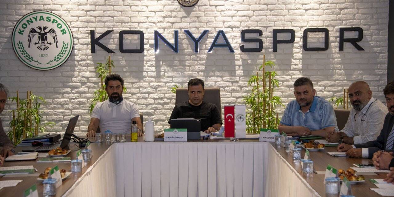 Konyaspor'da Özgökçen-Palut görüşmesi gerçekleşti