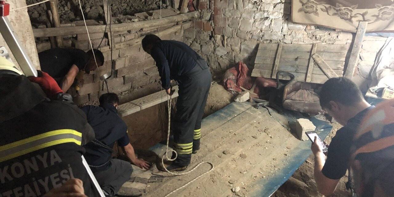 Evinin bodrumunda kuyu kazarken göçükte kaldı