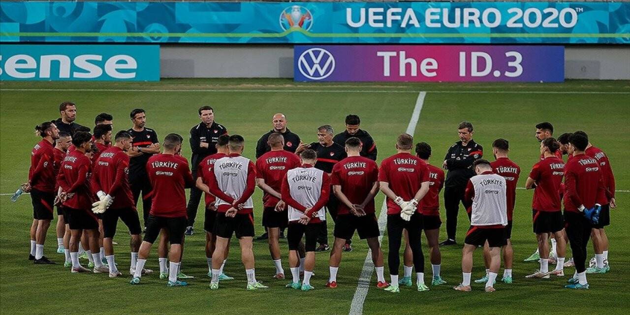 A Milli Futbol Takımı Bakü'deki ilk çalışmasını yaptı